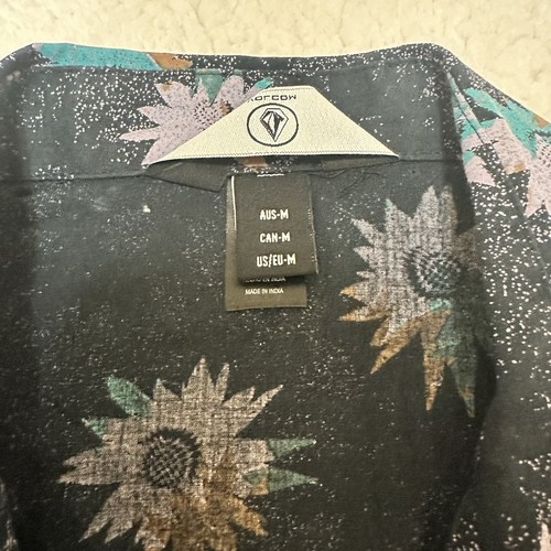 Volcom Classic Medal Petal Button Up Shirt Medium Short Sleeve-Hawaiian Style - Picture 6 of 9