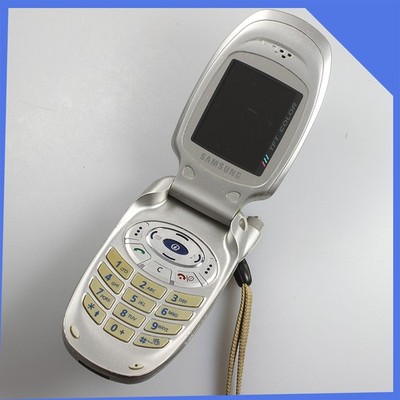 Retro Vintage Klassiker Samsung SGH-T100 Klapphandy silber Tasten funktionstüchtig