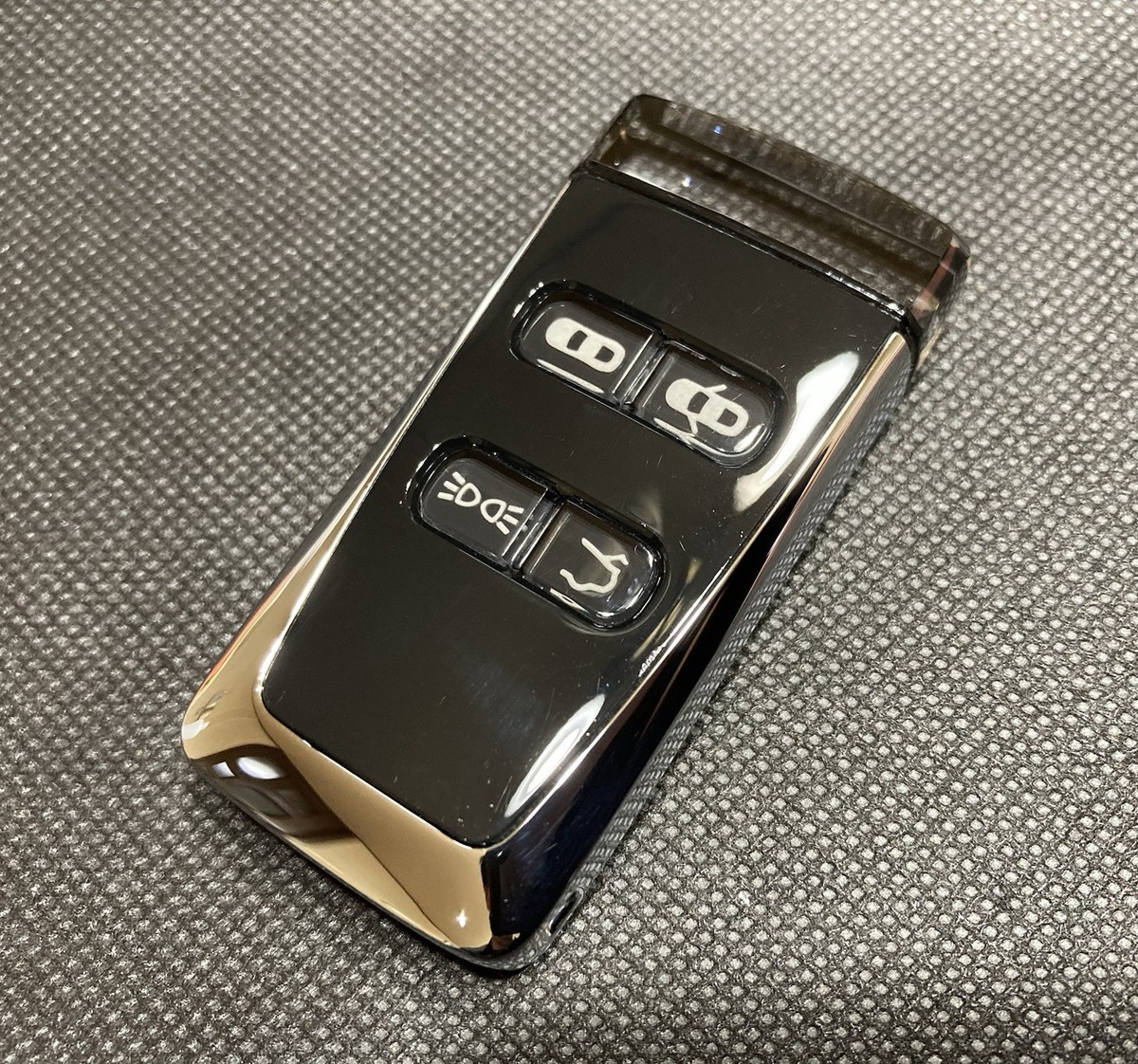アストンマーティンヴァルハラ純正クリスタルキー Aston Martin OEM Crystal Key Near New Condition | eBay