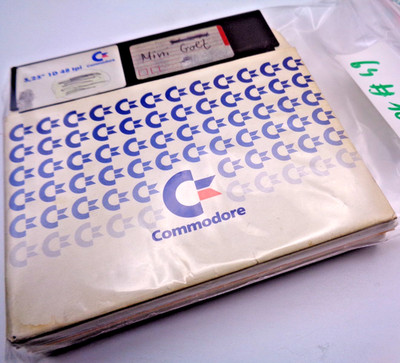 COMMODORE 64/128 -- 12 DISKETTEN - WYSIWYG - LOT: 64#108