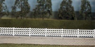 Lineside Fencing N gauge plastic model kit Ratio 216 white 840mm