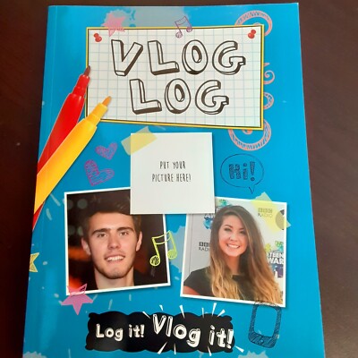 Vlogging notebook Vlog Log & guide Little Bee books Youtube Tiktok Reels Shorts