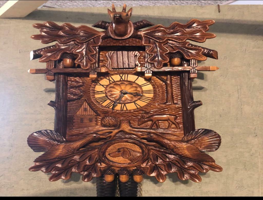 ANTIQUE TRUMPETER CUCKOO CLOCK
