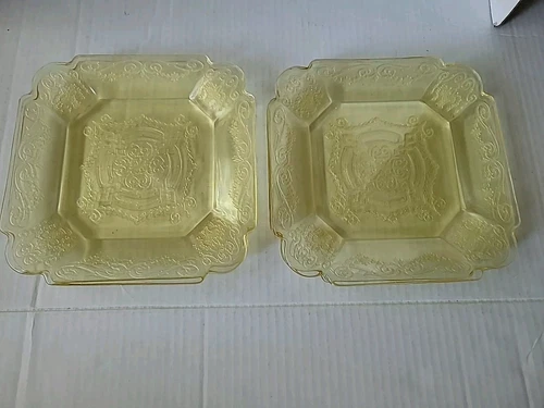 6 VINTAGE YELLOW DEPRESSION GLASS LORAIN BASKET  7 3/4" SALAD  PLATES