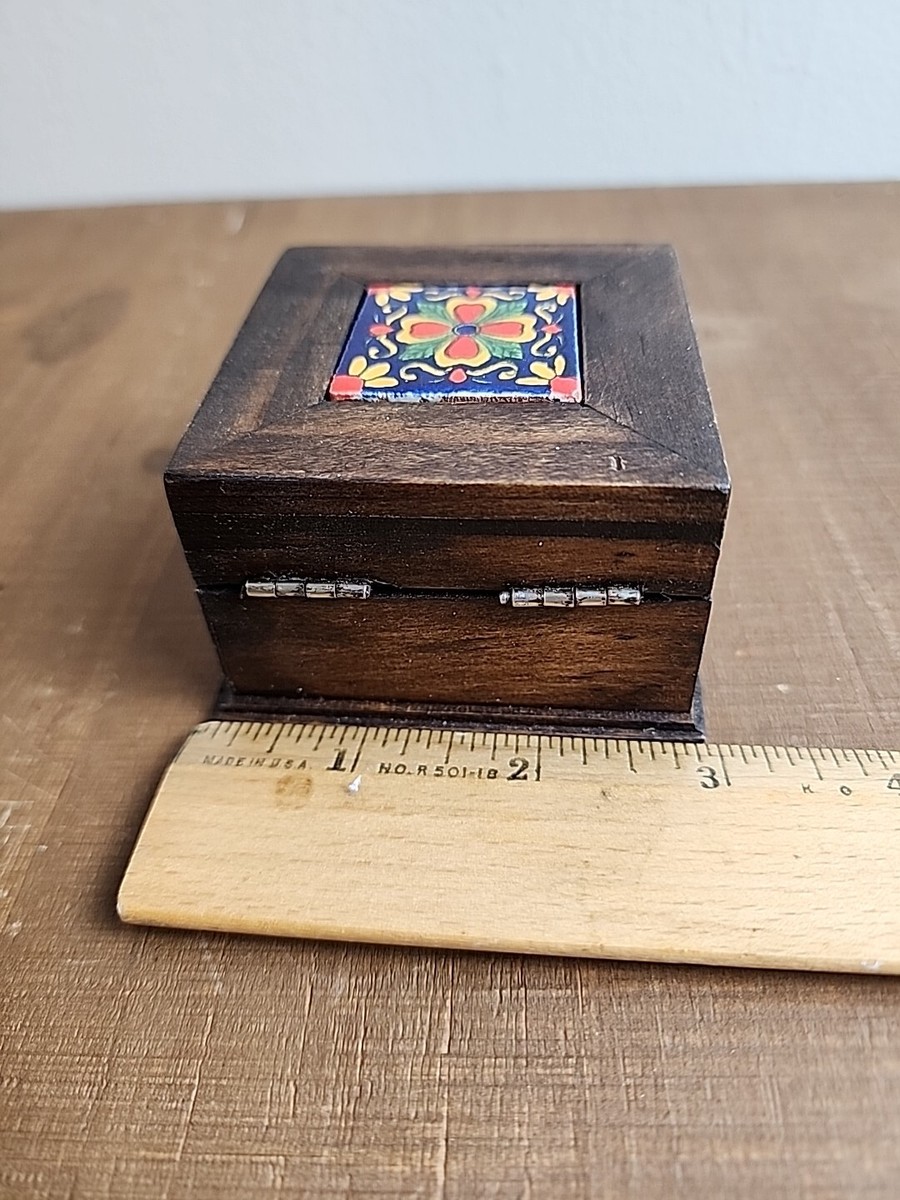 Handmade Wooden Trinket Box with Painted Tile El Viejo Arte Mini 3