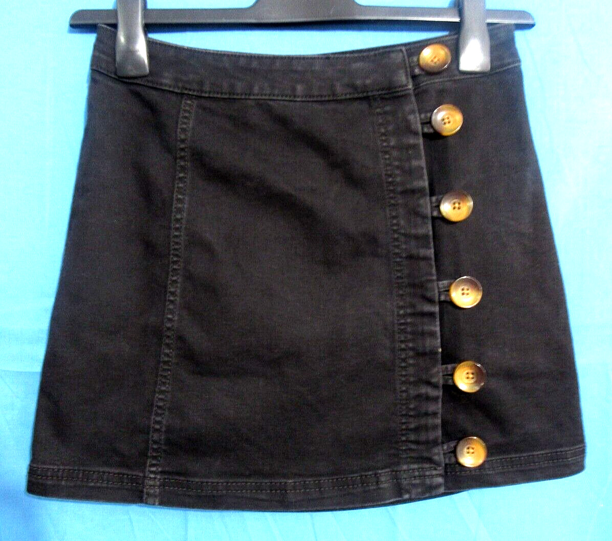 FREE PEOPLE Denim Jean LITTLE DAISIES Button-Up Mini Stretch Black Skirt SIZE 4