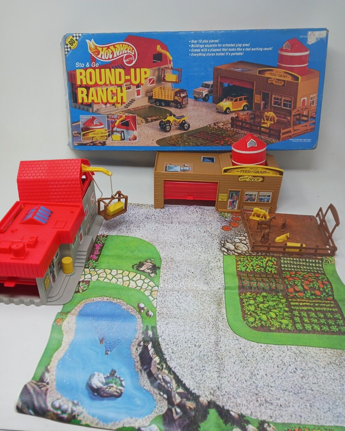 Vintage 1989 Hot Wheels Sto &amp; Go Round Up Ranch 99.9% Complete! RARE HTF