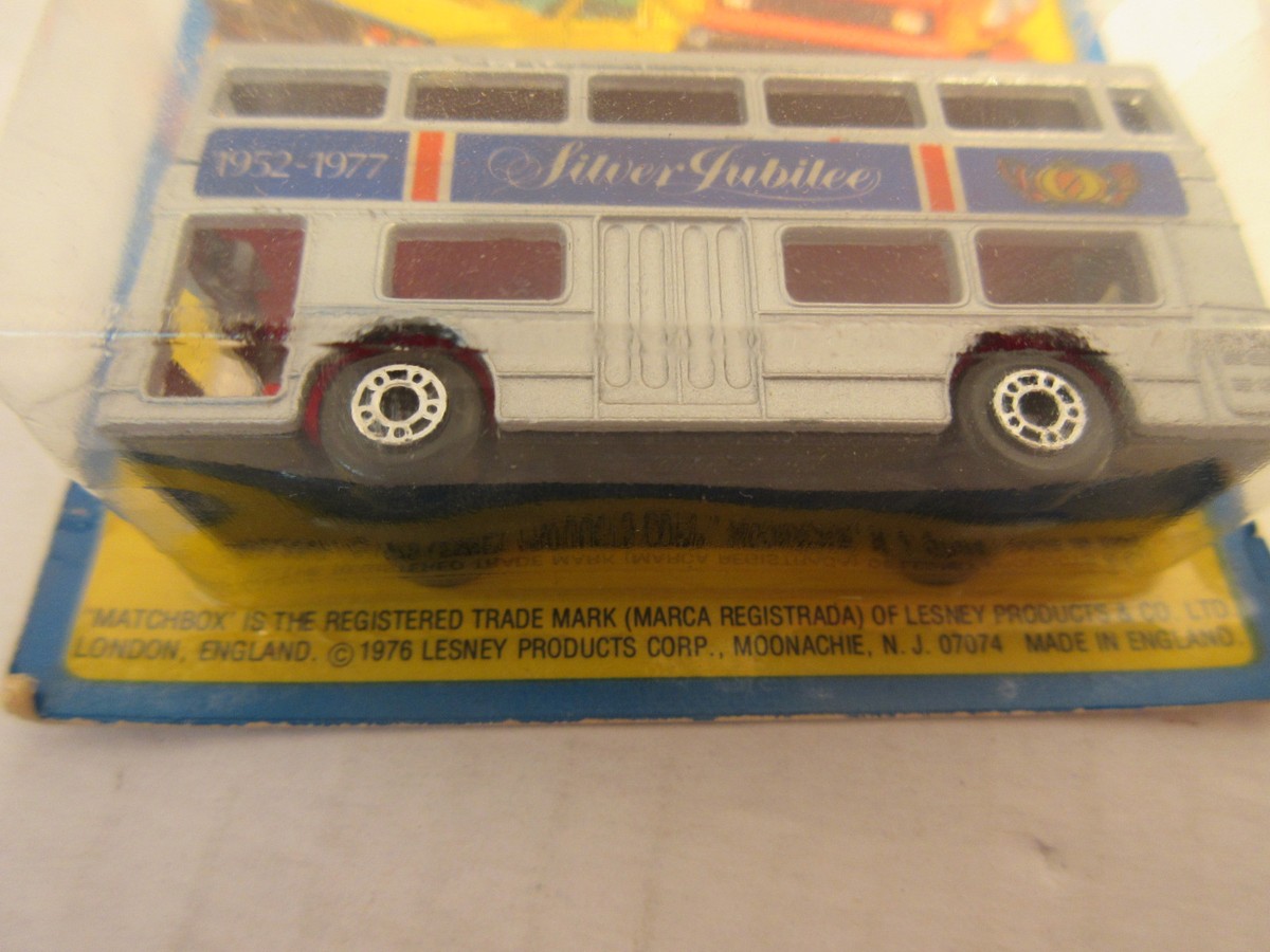 ロンドンバス　ＭＢ17 ”Silver Jubilee 1952-1977” Matchbox Superfast #17 Londoner Silver Jubilee Souvenir Bus