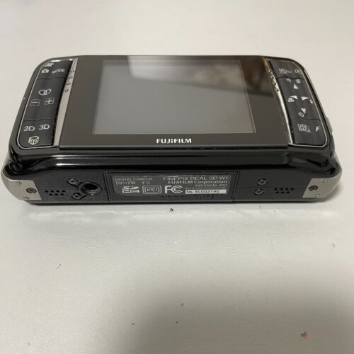 Fujifilm Fuji FinePix REAL 3D W1 10.0MP Compact Digital Camera Movie Body Only - Picture 4 of 9