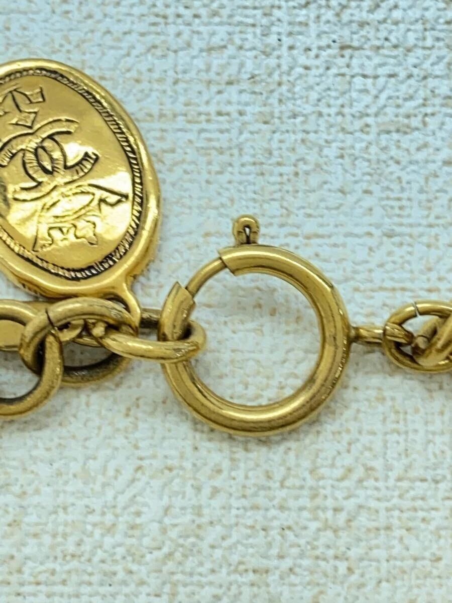 CHANEL Bracciale Moneta Medaglia Marca Coco Oro Vintage Accessori Moda