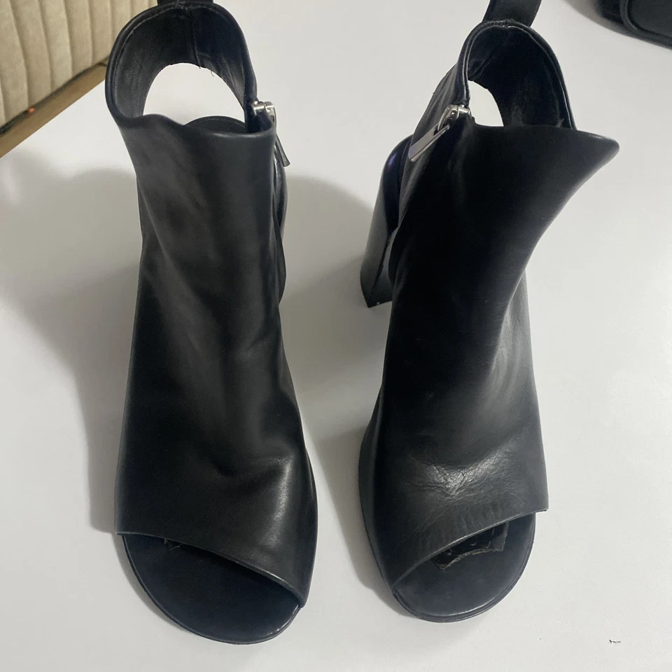 Sandálias de couro preto Officine Creative feminina Adele biqueira aberta tamanho UE 39 tamanho 9 - Imagem 2 de 4