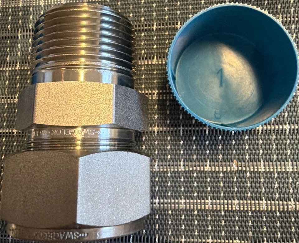 Swagelok  SS-1610-1-16  Stainless steel tube fittings.(LOT OF 10) - Image 4 of 4