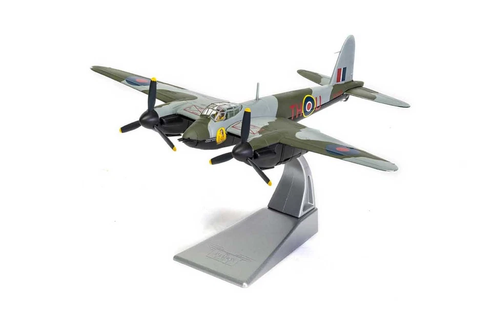 Corgi 1:72 RCAF De Havilland Mosquito B Mk. VI Fighter-Bomber, AA32821 - Image 3 of 4