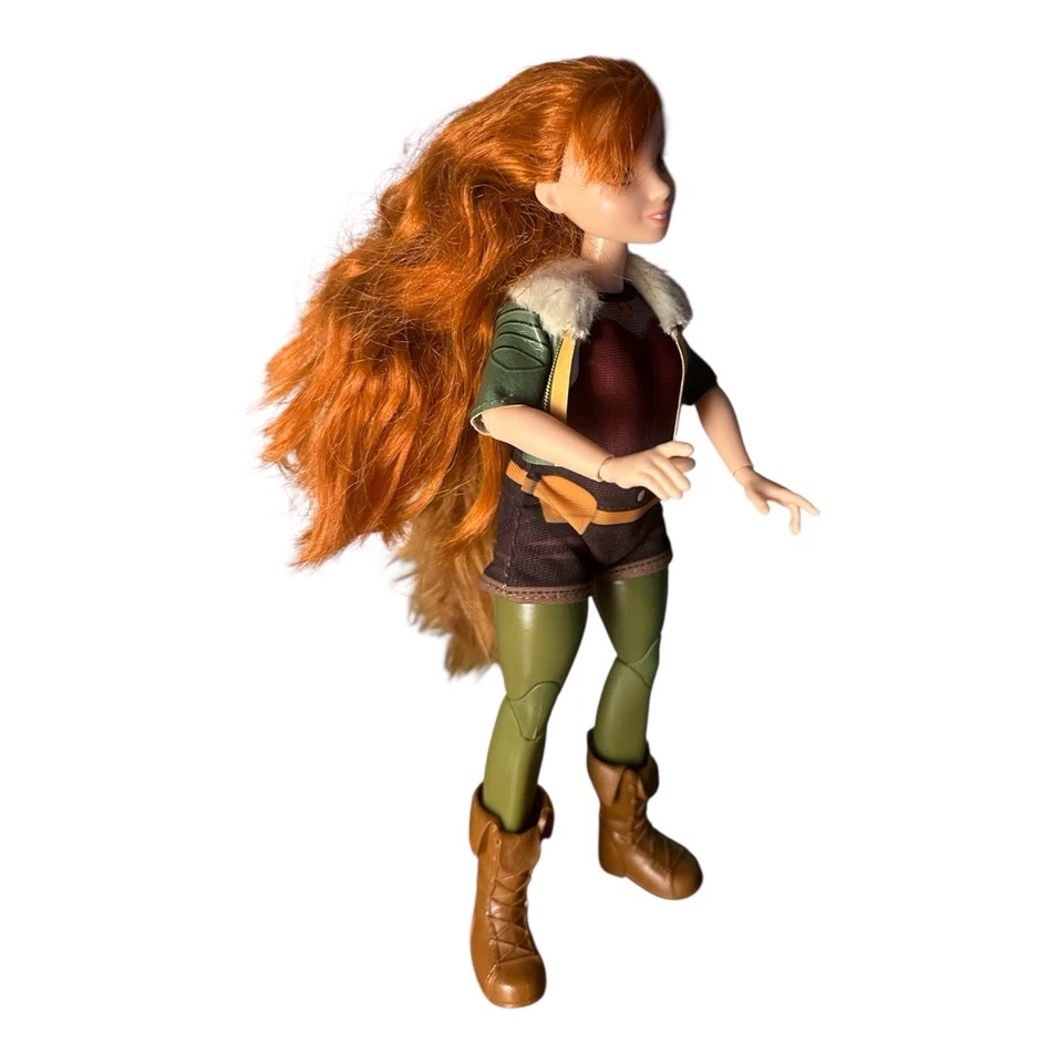 Muñeca de acción Marvel Rising SQUIREL GIRL 11” pelo rojo botas cola en muy buen estado de colección Foto 3 de 4