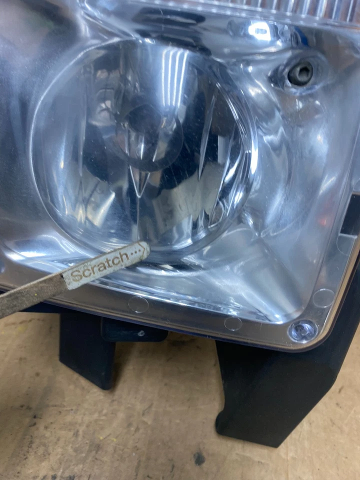 2004 to 2009 Cadillac SRX Right Passenger RH Side Front Fog Light OEM T2272 DW - Image 4 of 4