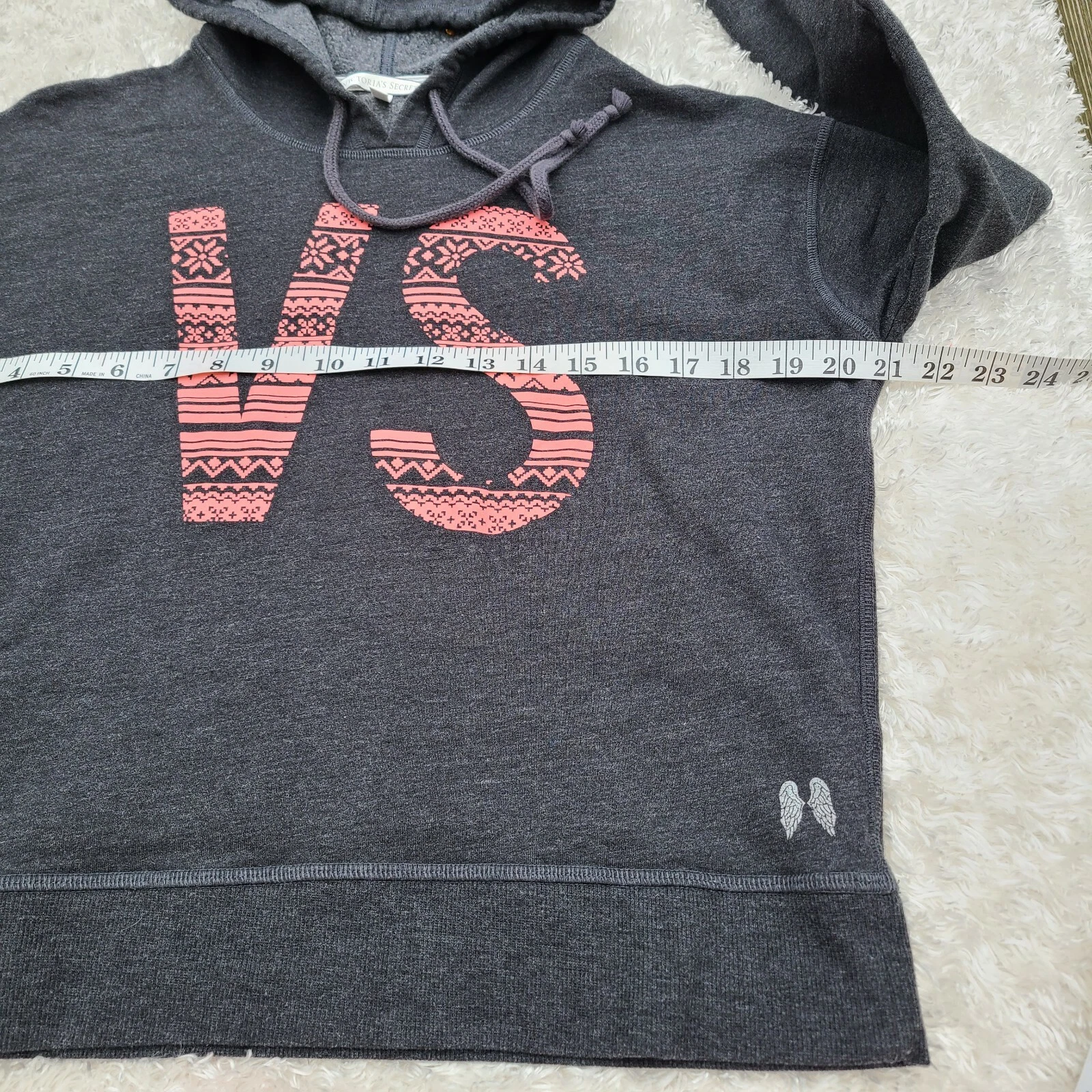 UNDERCOVER Felpa con cappuccio Victoria Secret VS con cordini tagliata grigio scuro pullover taglia S