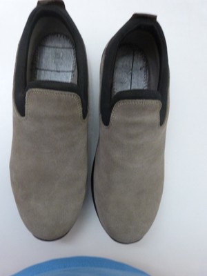 Lands’ End Grey All Weather Suede Slip On Moccasin Slate Frost, size 10.5 Lands main image 3