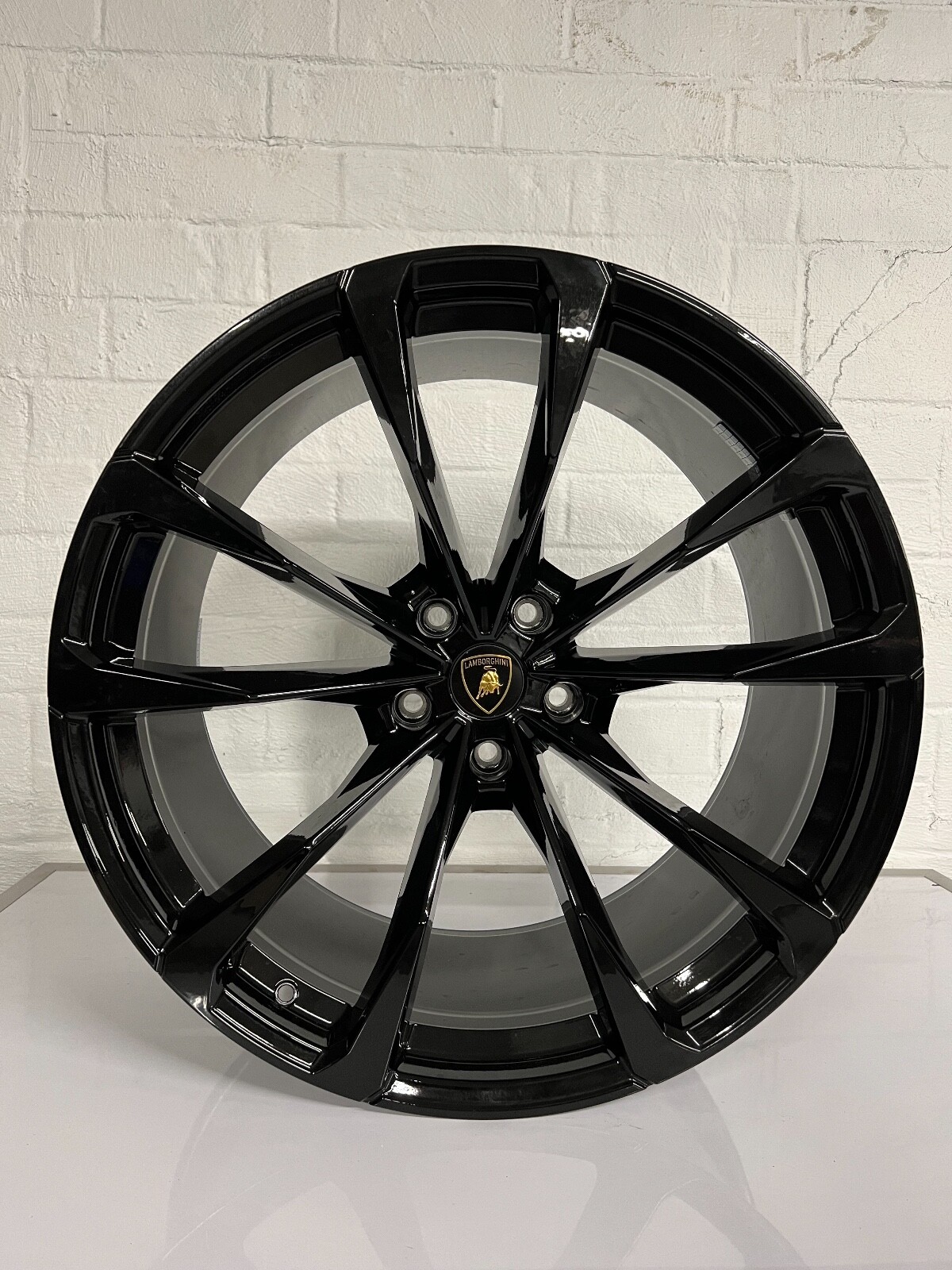 GREAT CONDITION  Factory Lamborghini Urus Wheel OEM 23 Rear  Genuine 4ML601025AF