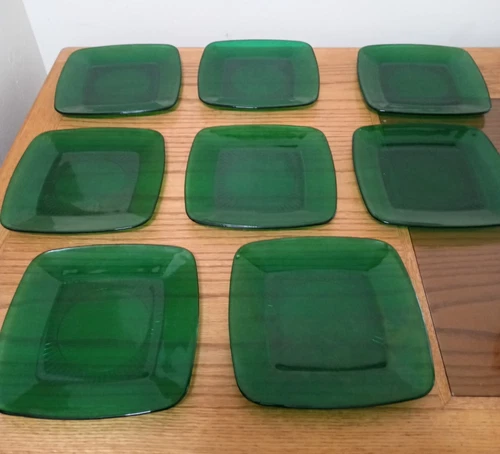 Lot of 8  Anchor Hocking Charm Forest Green Glass Square Luncheon Plates-Mint