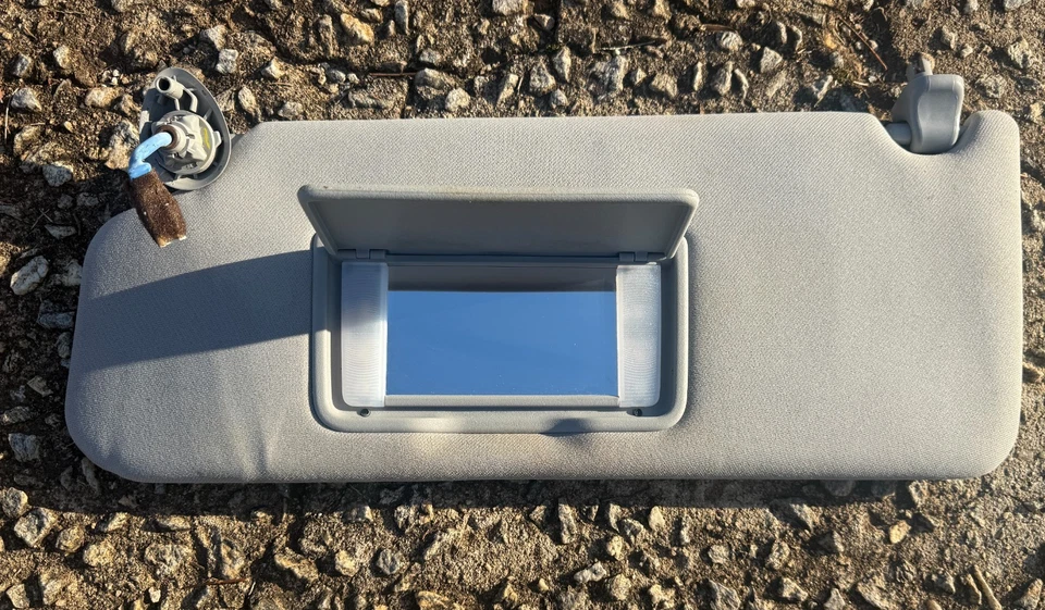 83280-SZA-A01ZB Honda Pilot 2009-15 Driver Side Light Gray Lighted Sun Visor OEM - Image 2 of 3