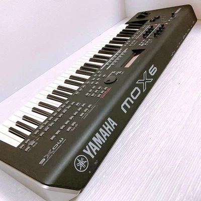 YAMAHA MOX6 Synthesizer Workstation Keyboard 61 Keys Tested - Image 1 of 4
