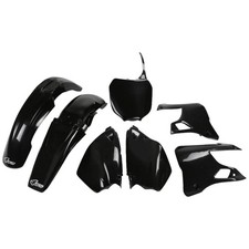Kit de garniture en plastique UFO PLAST 7 pièces noir