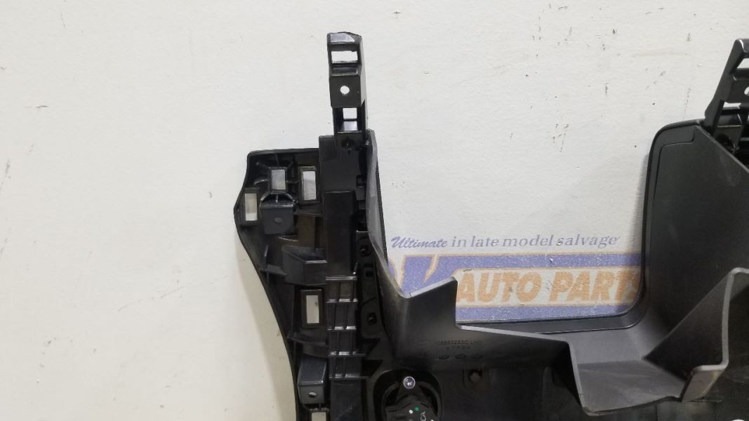 19 2019 MASERATI LEVANTE OEM DRIVER LEFT LOWER KNEE BOLSTER 0670061992