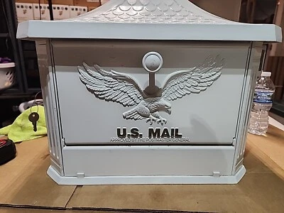 Gibraltar Hamilton Premium Large Locking Aluminum Post Mount Mailbox White Displ - Image 1 of 4