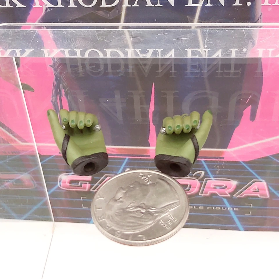 Figura de acción Hot Toys MMS259 Guardianes La Galaxia Gamora 1/6 2 manos tomadas Foto 3 de 4