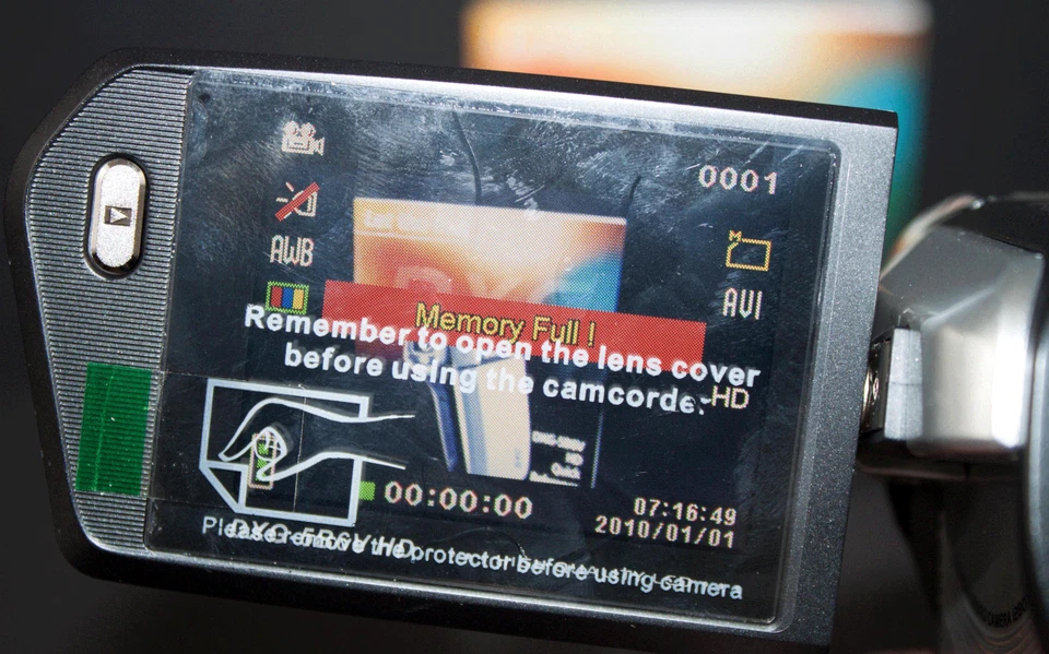 DXG QuickShots DXG-5B6V 32 MB Camcorder - Silver - Image 2 of 4