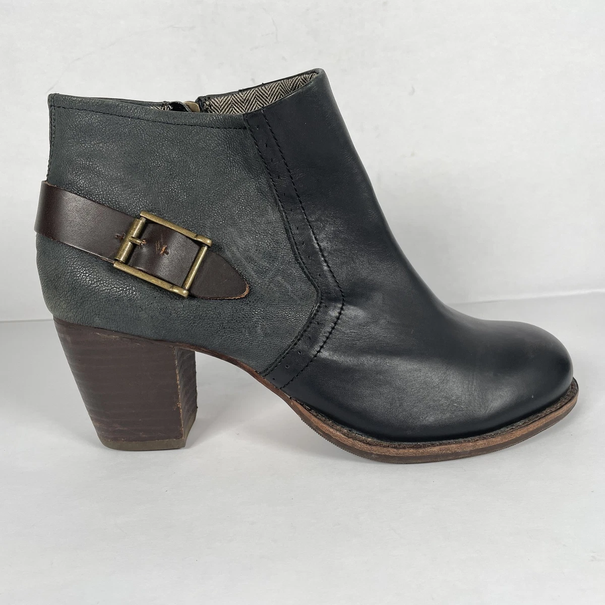 CAT Leather Upper Mid (2-2.9 in) Heel Height Boots for Women  display picture 2