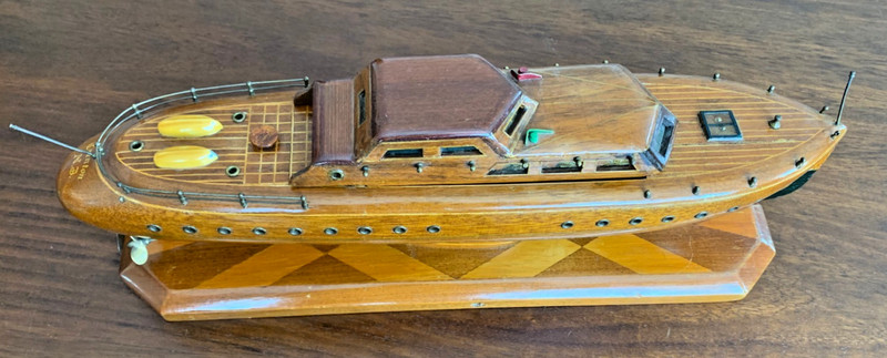 Antique Handcraftred Mahogany Cabin Cruiser Yacht Model "Ann" Trenton New Jersey