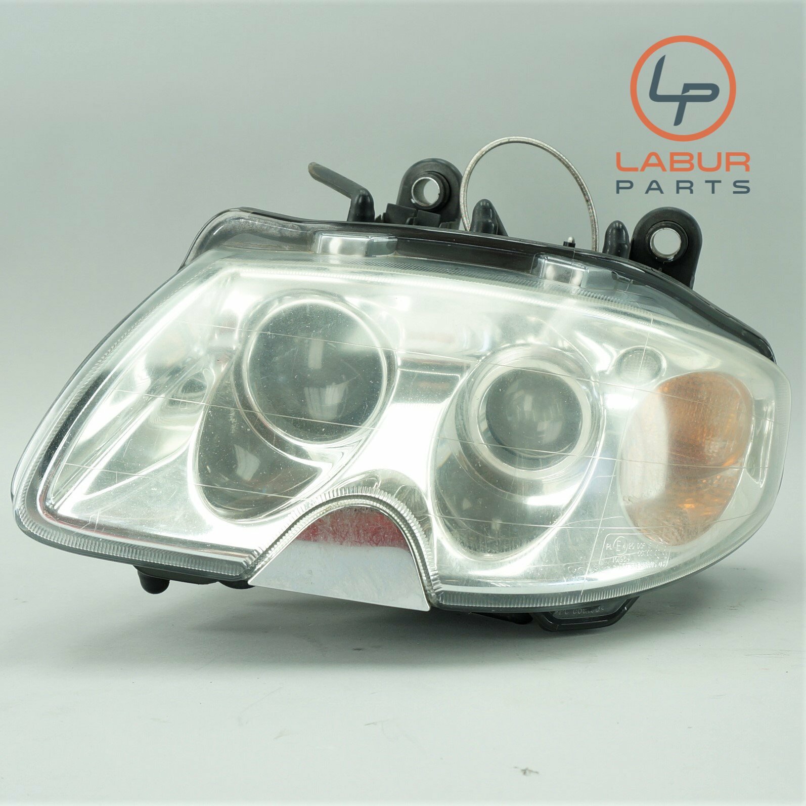 M139 03-08 Maserati Quattroporte Front Left Side Bi Xenon Headlight TESTED H368