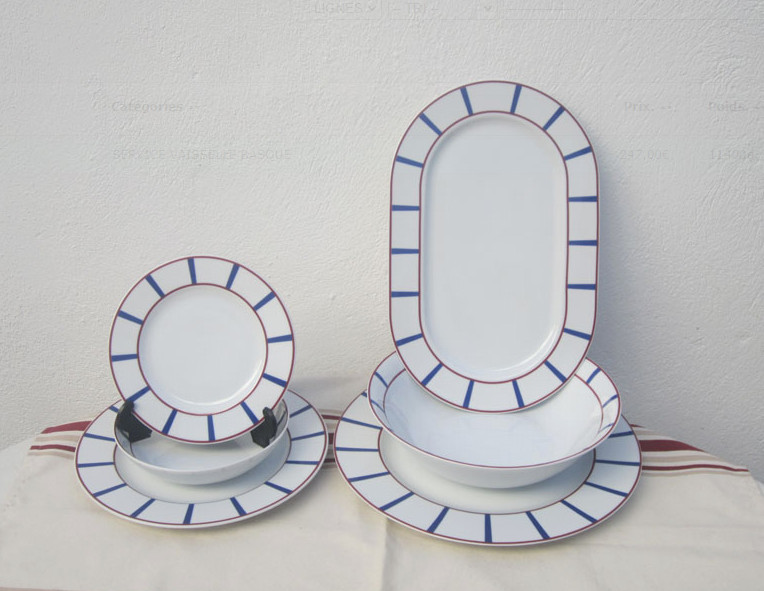 Service de vaisselle basque porcelaine bleu et rouge idée cadeau mariage et crémaillère