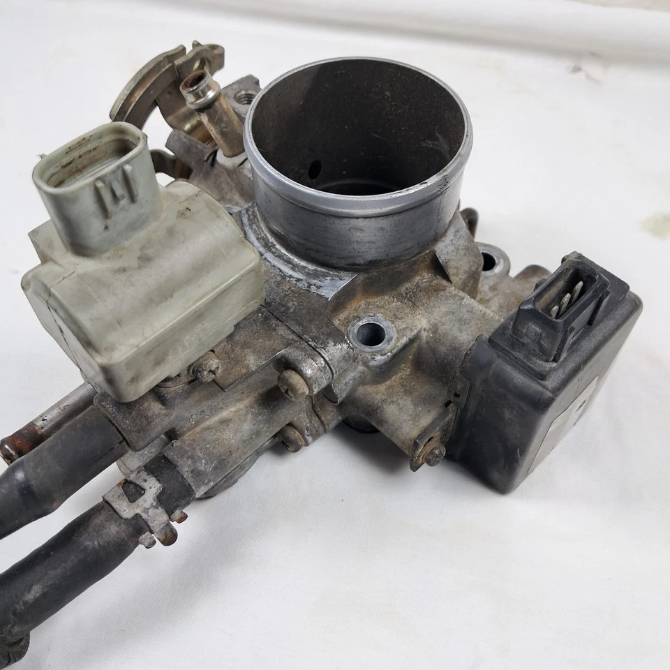 Conjunto de carrocería del acelerador Toyota Camry 1987-1990 OEM 22210-74270 Foto 3 de 4