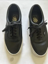 Van’s Off The Wall Black Leather Men’s Size 7.5 Athletic Shoes. Black Ties.