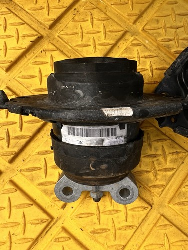 2015-2023 DODGE CHALLENGER 3.6 SXT ENGINE RIGHT LEFT MOUNT SUPPORT BRACKET π₯ - Picture 4 of 5