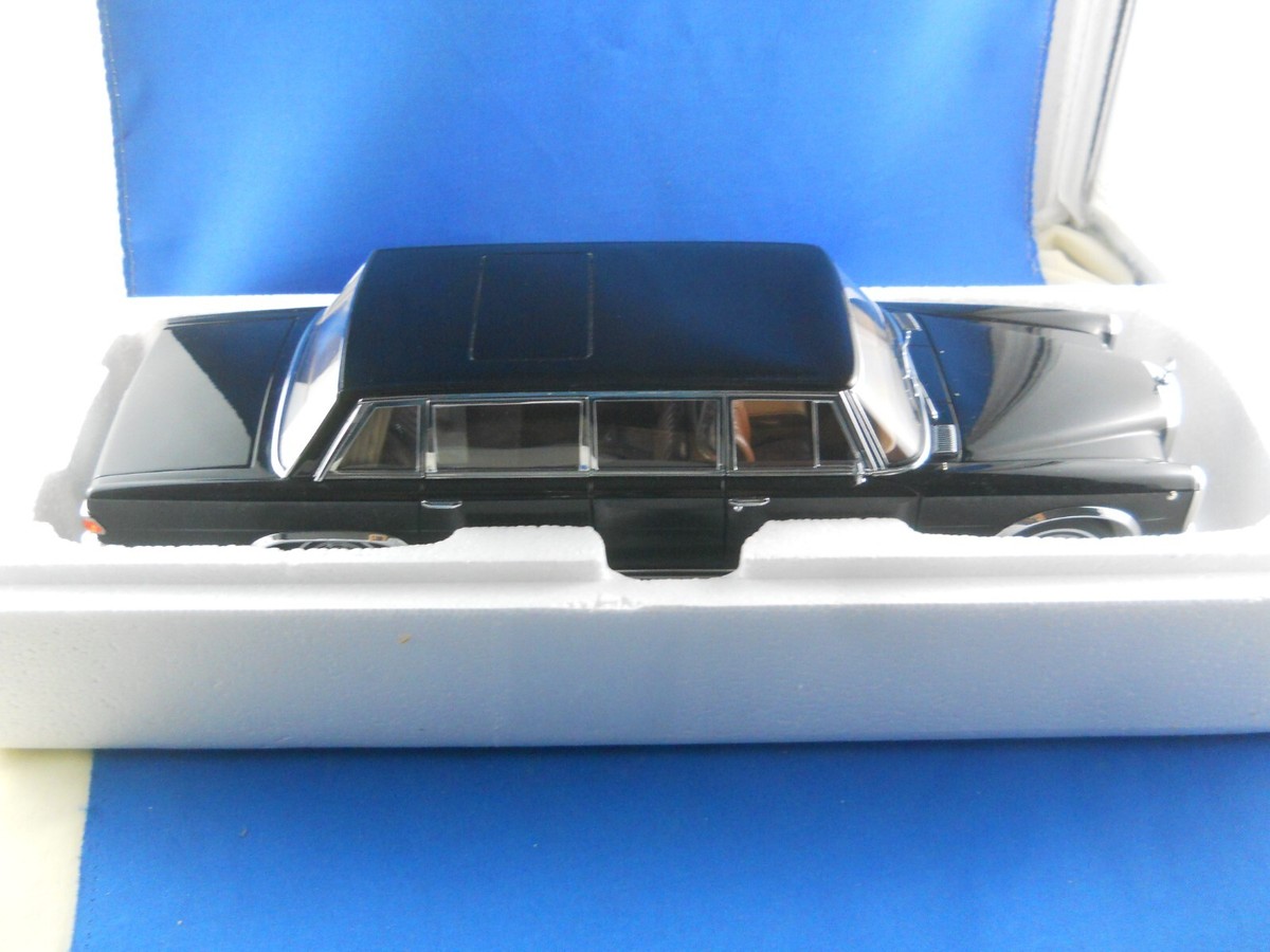 ミニカー Mercedes 600 Autoart 1/18 RARE 1/18 AUTOart MERCEDES-BENZ Maybach S600 LWB PULLMAN