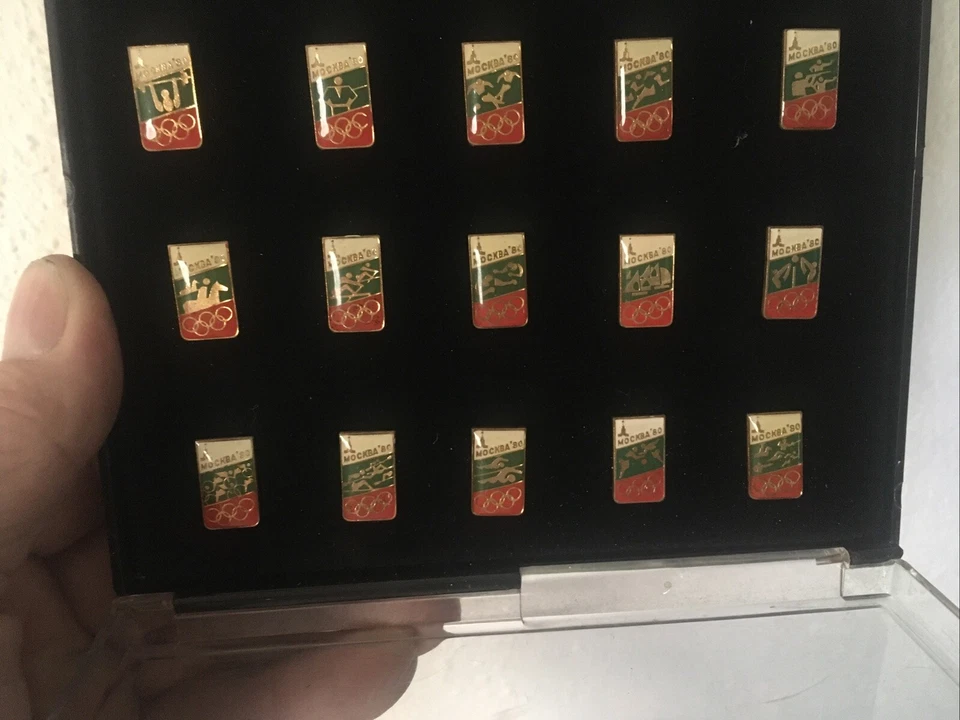 1980 Moscow Olympic NOC Bulgaria Delegation Set of 20  Pin Badges - Image 3 of 4