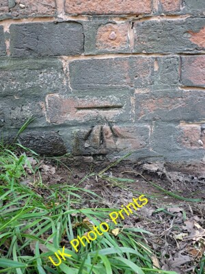 Foto 6x4 OS Benchmark - Wheaton Aston, Rookery Farm Longnor\/SJ8614 An OS c2015