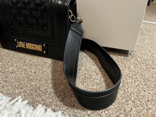 Love Moschino Borsa Black Quilted Crossbody Gold Logo Bag Handbag Purse RRP£165 - Picture 2 of 11