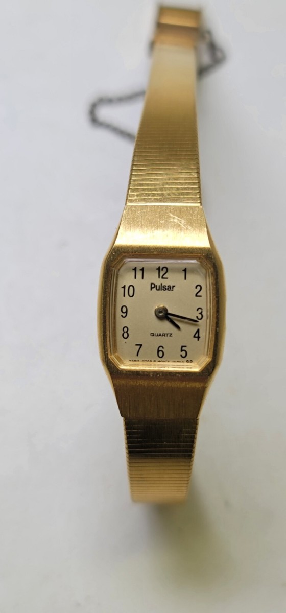 PULSAR レディース 腕時計 Pulsar Women Watch Rectangle Dial Gold Tone Stainless Steel Band