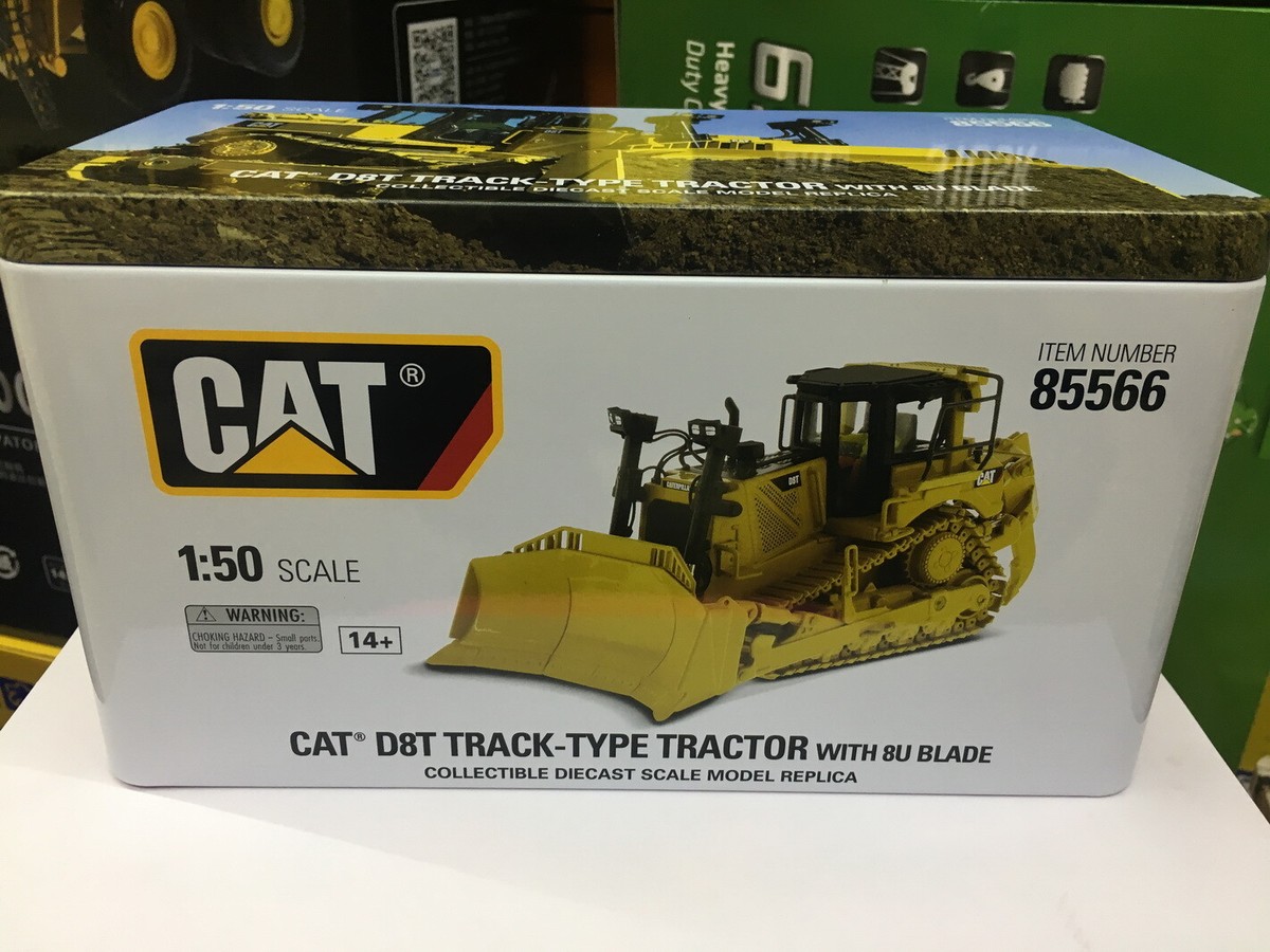 1/50 DM Caterpillar Cat D8T Track Type Dozer with 8U Blade Diecast