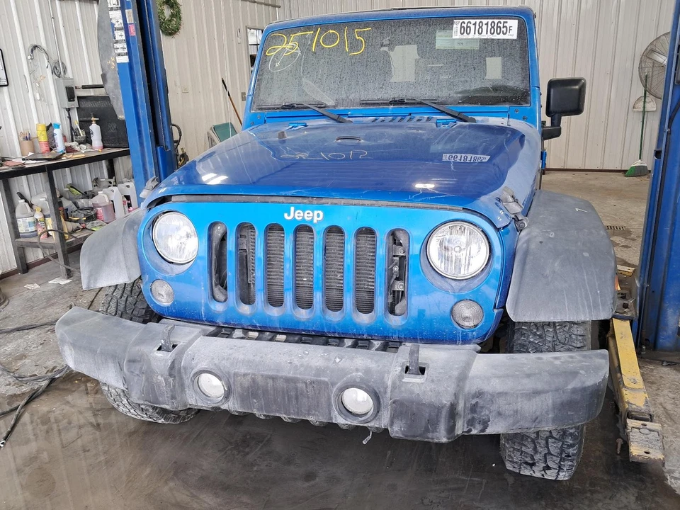 二手前格栅适合:2016 年吉普牧马人前 A 级 — 第 2/4 张图片