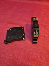 Eaton Cutler Hammer CHT1515 15 AMP 1 Pole 120/240V Tandem Circuit Breaker