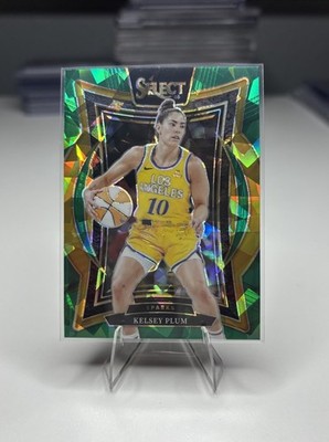 2025 Panini Select WNBA #31 Kelsey Plum Concourse Green Cracked Ice Prizm