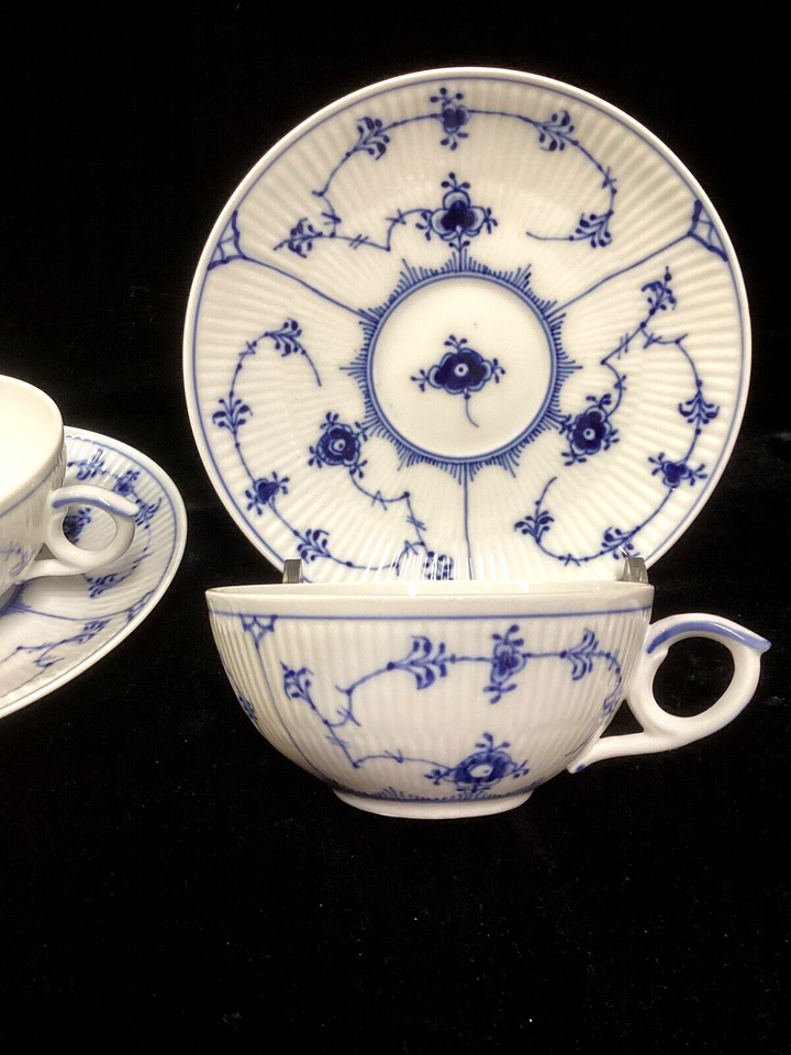 SET OF 2 Royal Copenhagen Blue Fluted Plain 76 Tea Cup & Saucer Sets