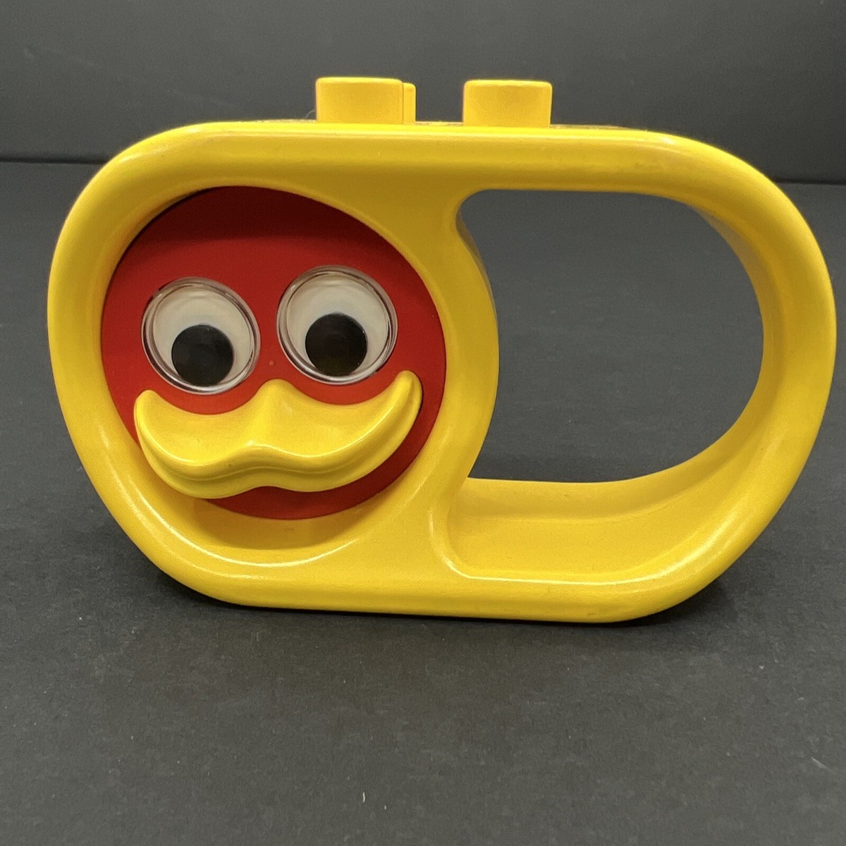 Lemao toy 　二つ頭　Cola 　黄色成形 Vintage Lego Duplo Duck Face Turns Google Eyes Silly Rattle | eBay
