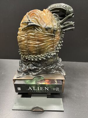 Sideshow ALIEN フィギュア &ブルーレイセット Limited Edition Alien Anthology Sideshow Collectibles Blu