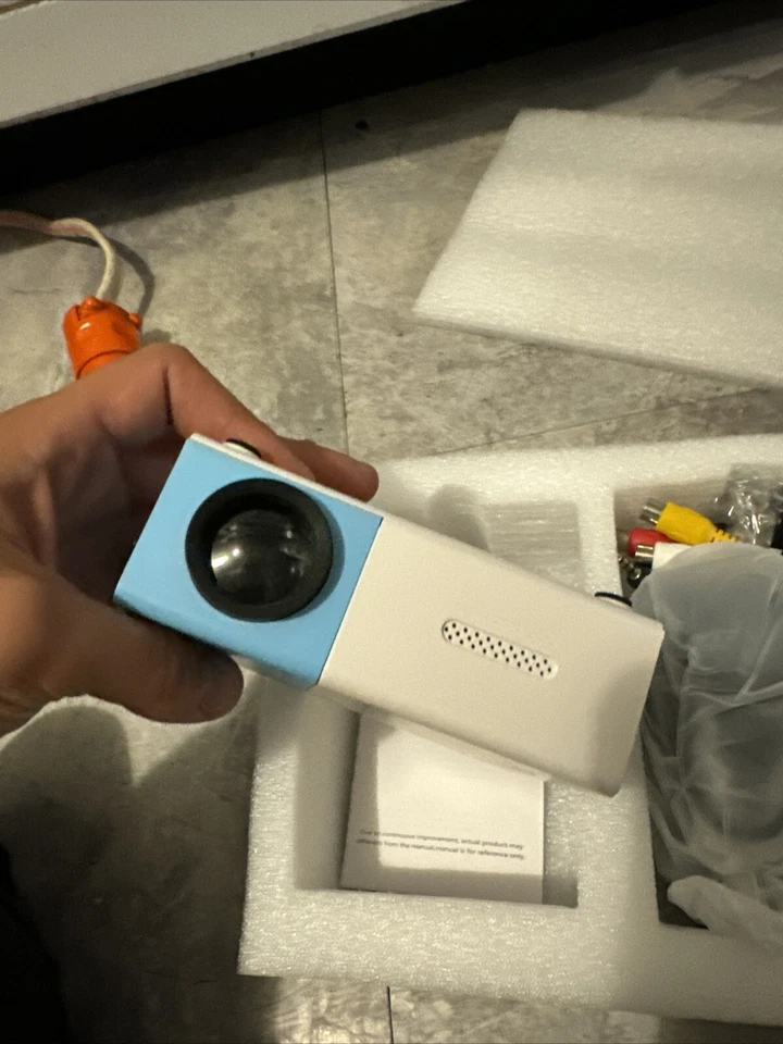 1080P 2MP HD LED Projector Home Theater Cinema USB HDMI AV SD Mini Portable - Image 3 of 4